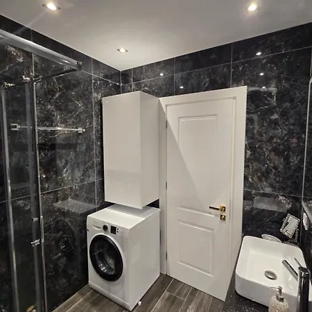Alexandros Apartman *