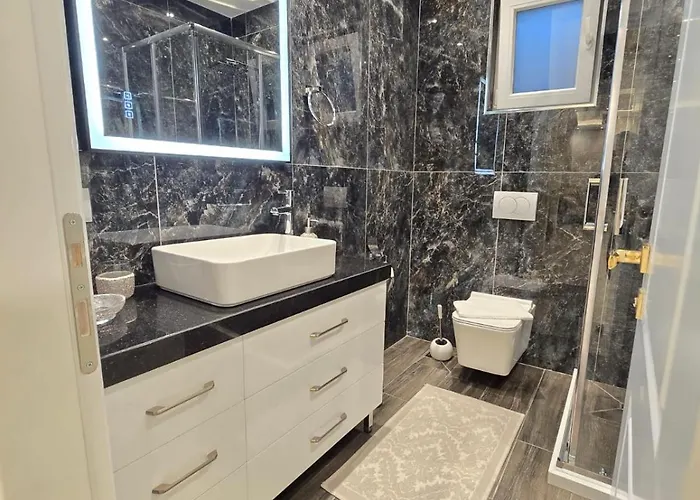 Alexandros Apartment *