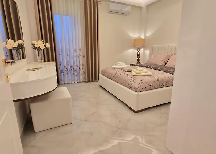 Alexandros Apartment *